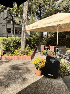 Der Firmenname lautet Café Surf Inn