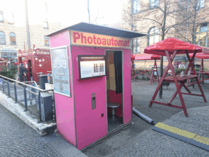 Photoautomat im Frannz Biergarten der Kulturbrauerei