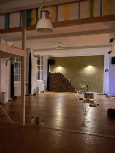 Yellow Yoga Studio Sonne
